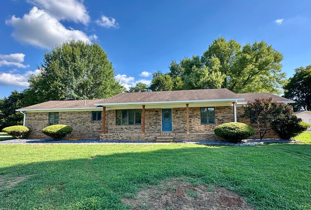 2397 Braxton Bragg Dr in Murfreesboro, TN - Building Photo