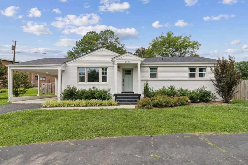 2503 Merry Oaks Dr in Nashville, TN - Building Photo