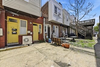 4 Gay St, Unit B in Phoenixville, PA - Building Photo - Building Photo