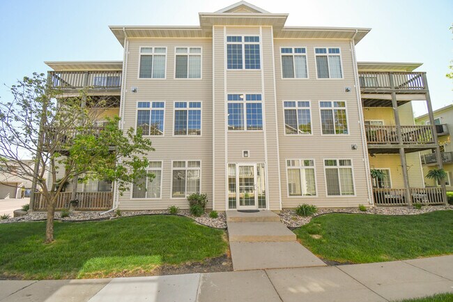 7434 S Louise Ave in Sioux Falls, SD - Building Photo - Building Photo