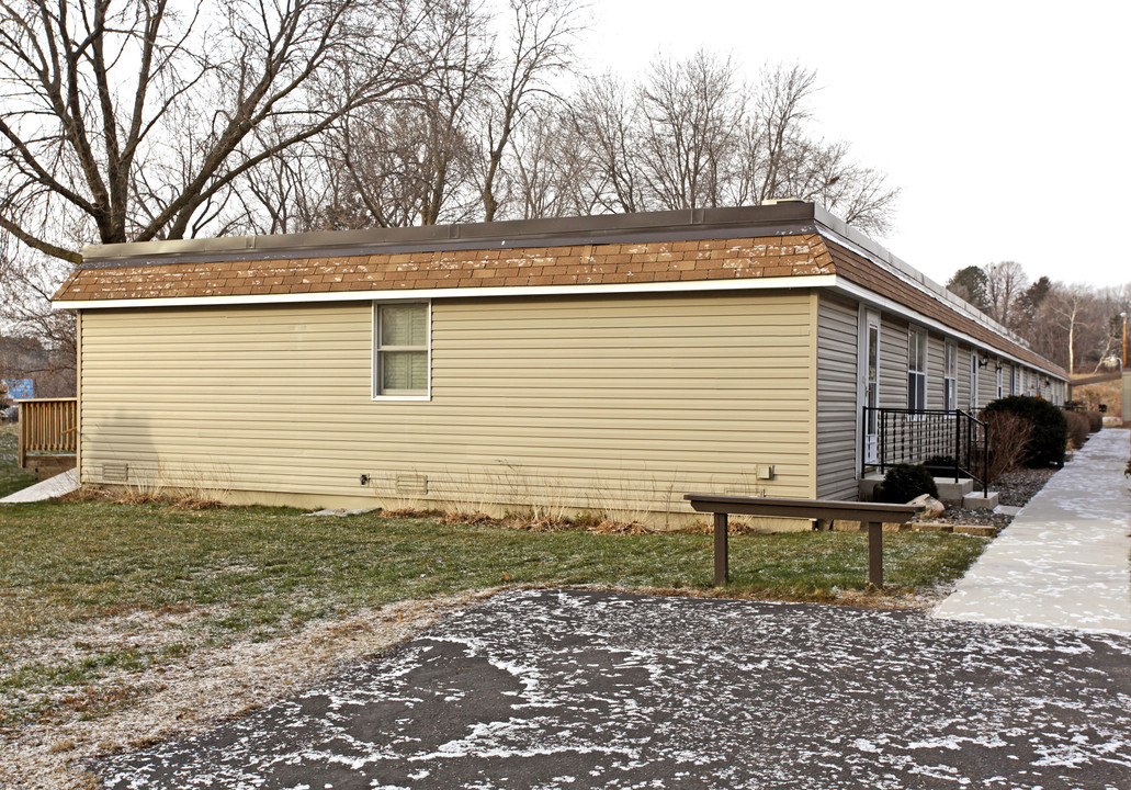 6081 Paris Ave N in Stillwater, MN - Foto de edificio