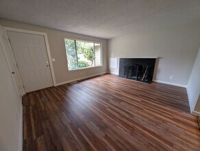 3683 Briarwood Dr SE in Port Orchard, WA - Building Photo - Building Photo