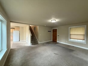 2882 Son-Rise Loop in Hood River, OR - Building Photo - Building Photo