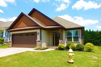 153 Bur Oak Dr in Taylors, SC - Building Photo - Building Photo