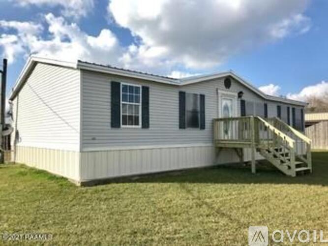 446 Chemin Metairie Rd in Youngsville, LA - Building Photo