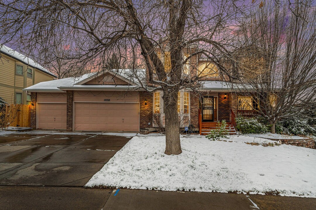 10788 W Vista View Dr in Littleton, CO - Building Photo