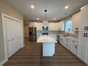 5313 W Jay St in Pasco, WA - Building Photo - Building Photo