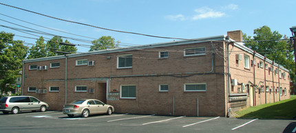 Abbey Square in Richmond, VA - Building Photo - Building Photo