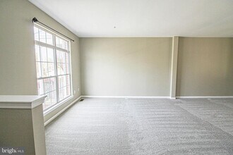 13014 Shamrock Glen Dr in Germantown, MD - Foto de edificio - Building Photo