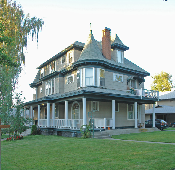 627 S Maple St in Spokane, WA - Foto de edificio