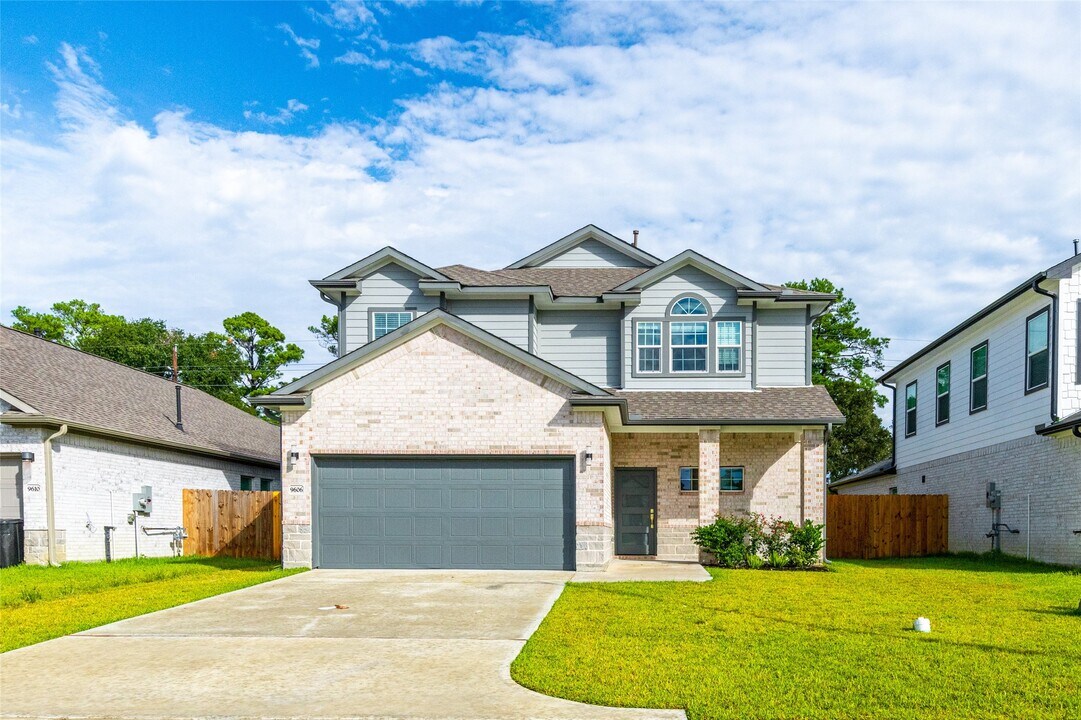 9606 Champion Heavens Dr in Spring, TX - Building Photo