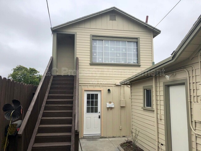 1533 Noche Buena St in Seaside, CA - Building Photo - Building Photo