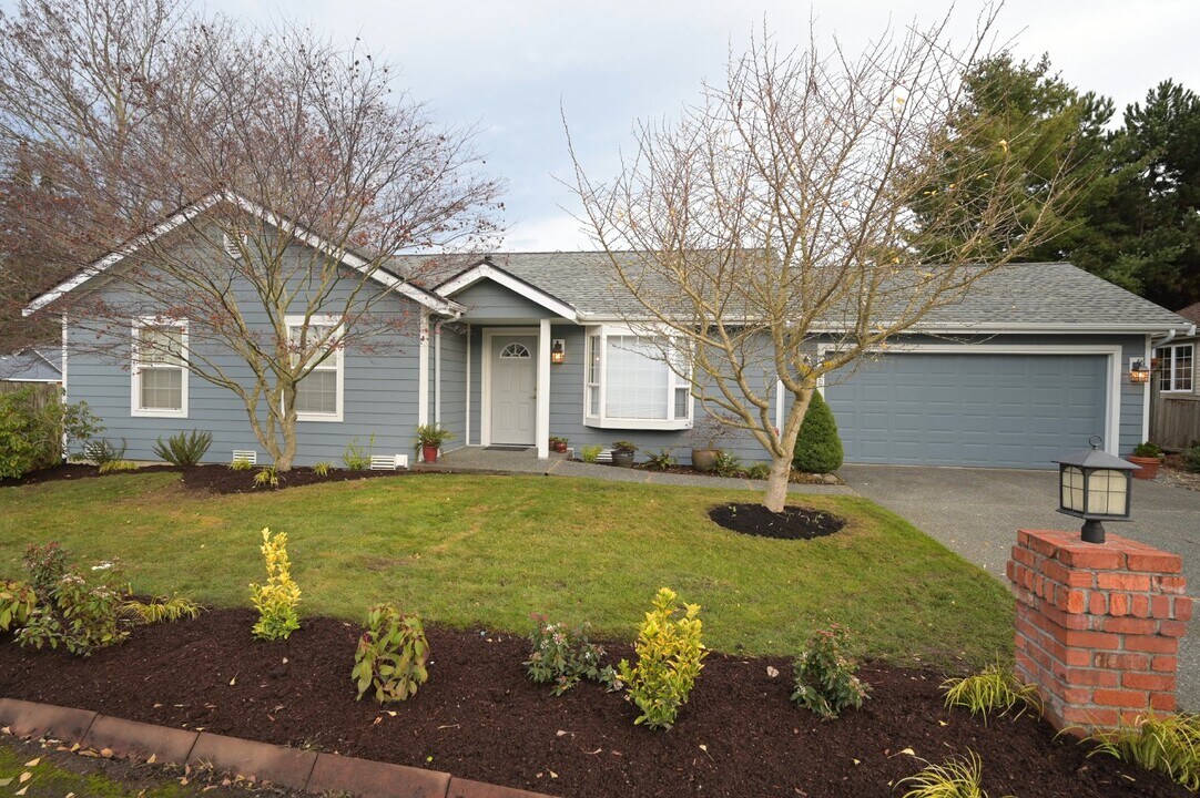 502 W Summer Breeze Ln in Sequim, WA - Building Photo