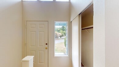 1234 NW Lanyard Loop in Oak Harbor, WA - Building Photo - Building Photo