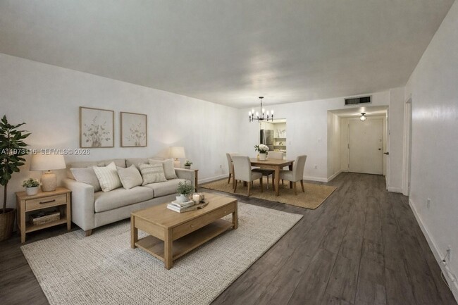 7450 Miami Lakes Dr in Hialeah, FL - Building Photo - Building Photo