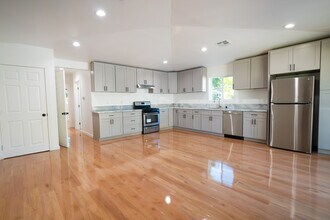 270 E Penn St in Pasadena, CA - Building Photo - Building Photo