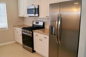 3322 Sycamore Springs Dr in Houston, TX - Building Photo - Building Photo