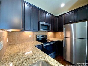 1518 Lucille St in Seguin, TX - Building Photo - Building Photo