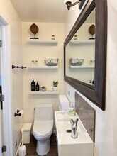 313 S Rios Ave, Unit Solana studio in Solana Beach, CA - Building Photo - Building Photo