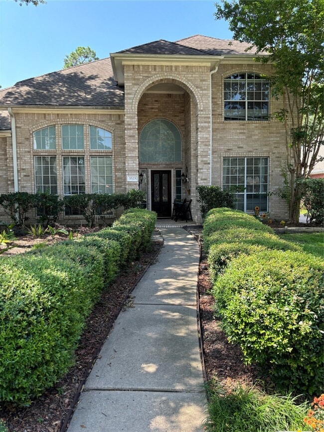 property at 3523 Aspen Glen Ln