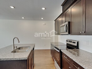 5855 Petronius St in Las Vegas, NV - Building Photo - Building Photo