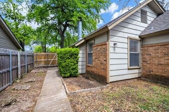1108 W Houston St in Sherman, TX - Building Photo - Building Photo