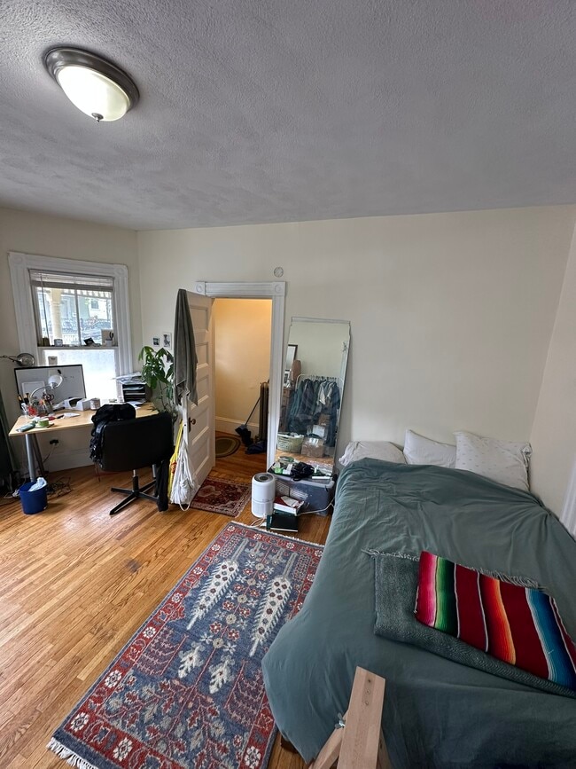 33 Stone Ave, Unit 1