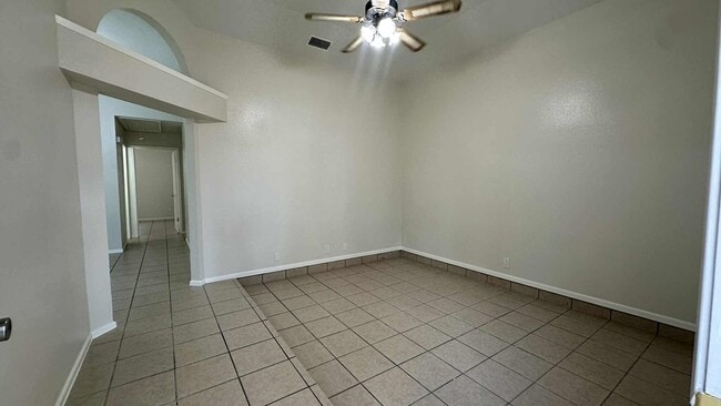 156 Lynn Loop in Laredo, TX - Building Photo - Building Photo