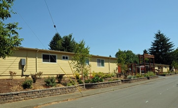 Tabor Hills Condominiums in Portland, OR - Building Photo - Building Photo