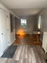 96 Seaview Ter, Unit 2 in Bridgeport, CT - Building Photo - Building Photo