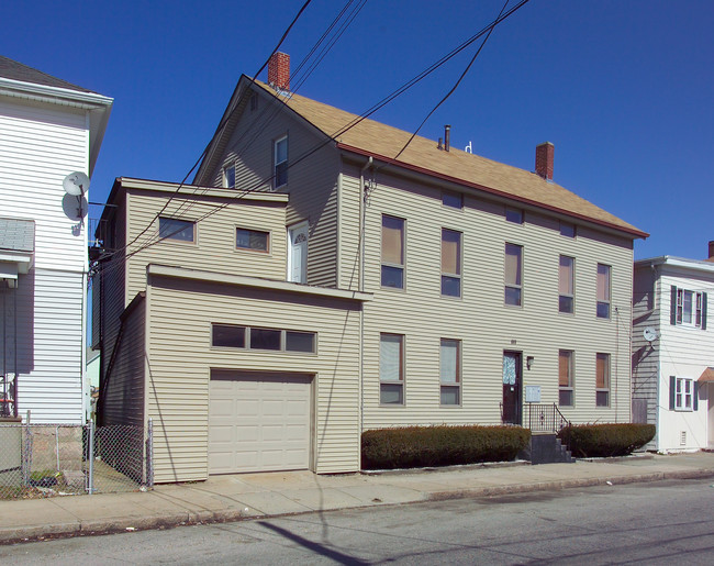 800 Charles St in Fall River, MA - Building Photo - Building Photo