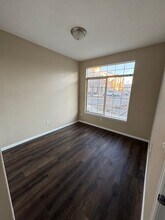 1520 S Florence Way, Unit 105 in Denver, CO - Foto de edificio - Building Photo