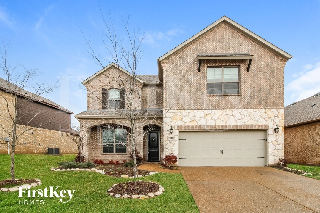 1111 Elizabeth St in Anna, TX - Building Photo