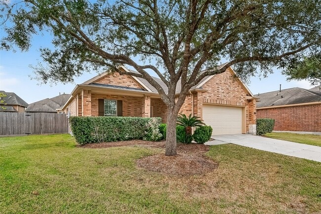3226 W Trail Dr in Pearland, TX - Foto de edificio - Building Photo