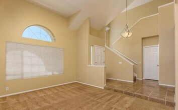 531 Kellwood Ct in Oak Park, CA - Building Photo - Building Photo