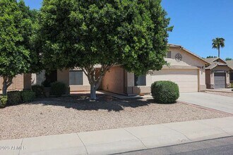 15230 W Crocus Dr in Surprise, AZ - Foto de edificio - Building Photo