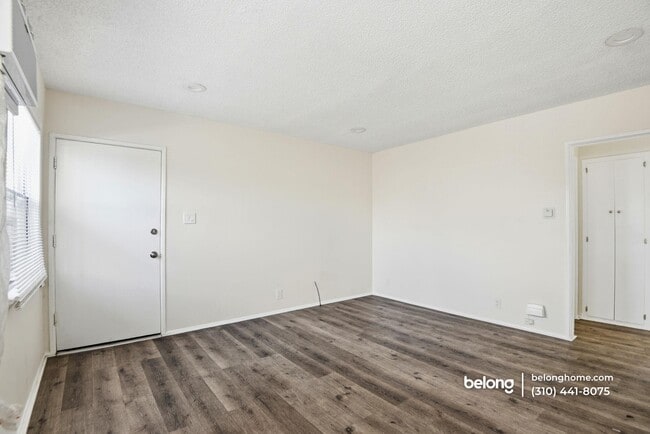 1112 W 92nd St in Los Angeles, CA - Foto de edificio - Building Photo