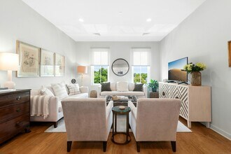 15 Corbin Dr in Darien, CT - Building Photo - Building Photo
