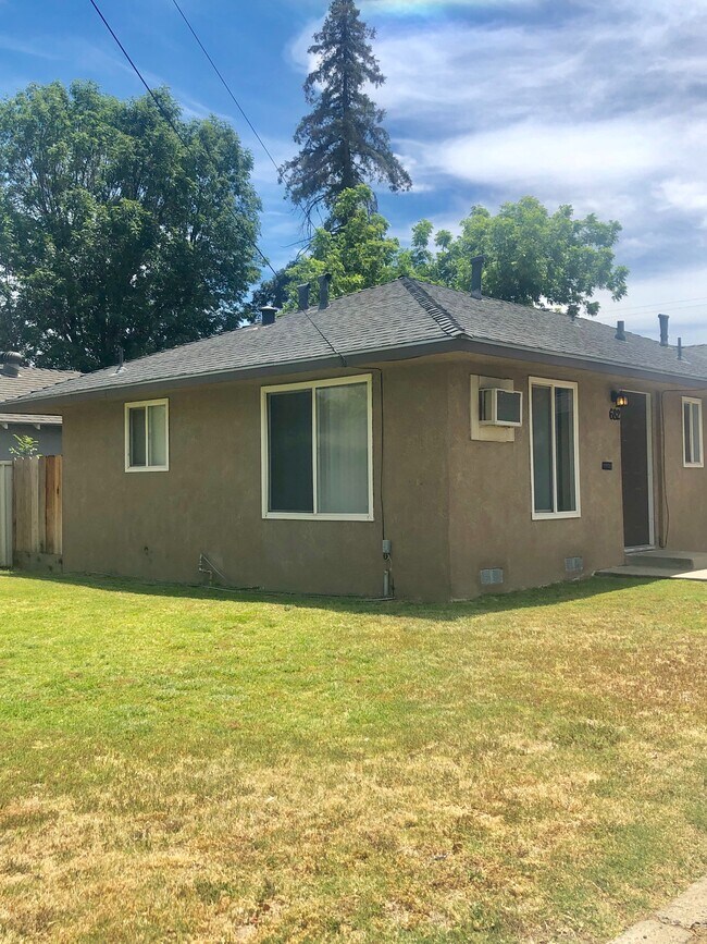 682 W Olive Ave Rentals in Turlock, CA