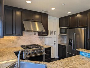 2303 Pacific Ave in Costa Mesa, CA - Building Photo - Building Photo