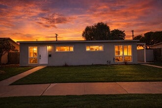 3257-59 Luna Ave in San Diego, CA - Building Photo - Building Photo