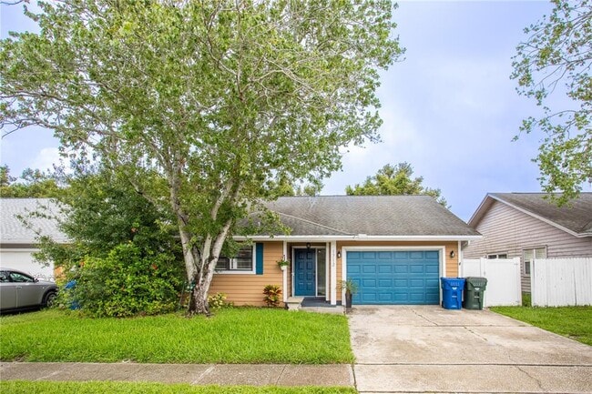 1713 Whispering Dr E in Largo, FL - Building Photo - Building Photo