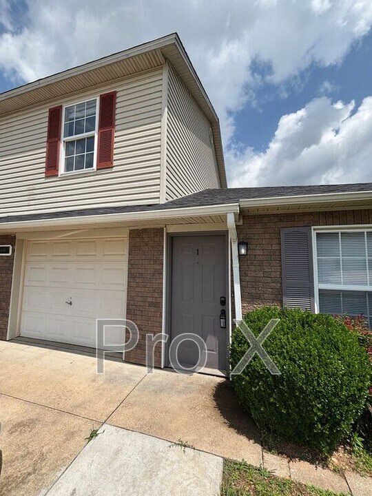 3408 SW Victoria Pl in Bentonville, AR - Building Photo