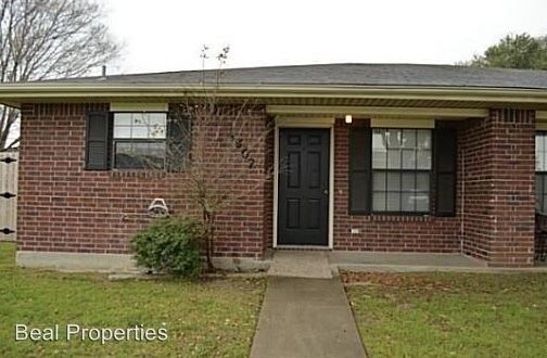 1905 Woodsman Dr in College Station, TX - Foto de edificio