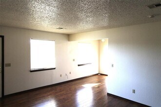 316 Falcon Ct in Norman, OK - Building Photo - Building Photo