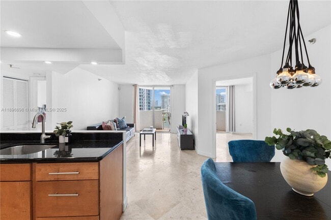 1621 Bay Rd in Miami Beach, FL - Building Photo - Building Photo