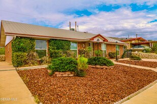 5822 Beaumont Pl in El Paso, TX - Building Photo