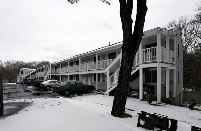 South Cape Apartments in West Dennis, MA - Foto de edificio - Building Photo