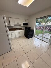 300 SW 9th Ave in Hallandale Beach, FL - Building Photo - Building Photo