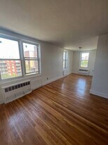 66-01 Burns St in Queens, NY - Building Photo